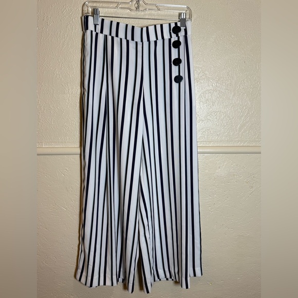 Zara White and Blue Striped Wide Leg Cropped Pants Flowy Elastic Waist M pockets - Picture 1 of 12